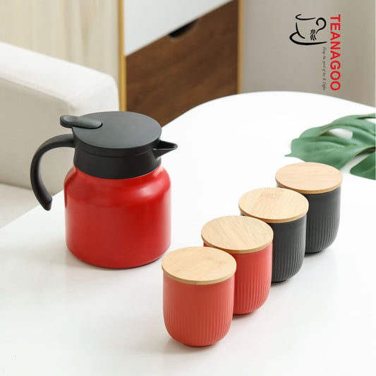 The tea set has a well-sealed flower tea pot (the flower tea pot has a built-in stainless steel filter) and four cups with lids (which can be used as storage pots).